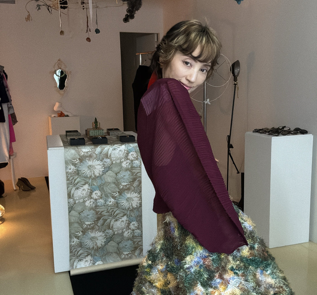 JULIA HEUER  RANA HANDPLEATED TOP IN BURGUNDY