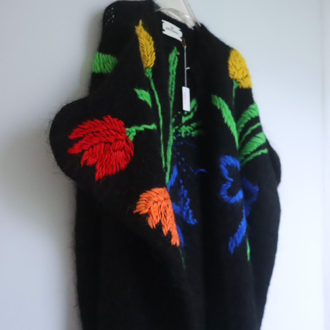 SOFIO GONGLI  FLOWER KNIT CARDIGAN "G"
