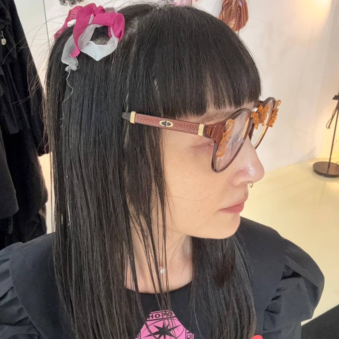 ANIGIG  MOLDING GLASSES