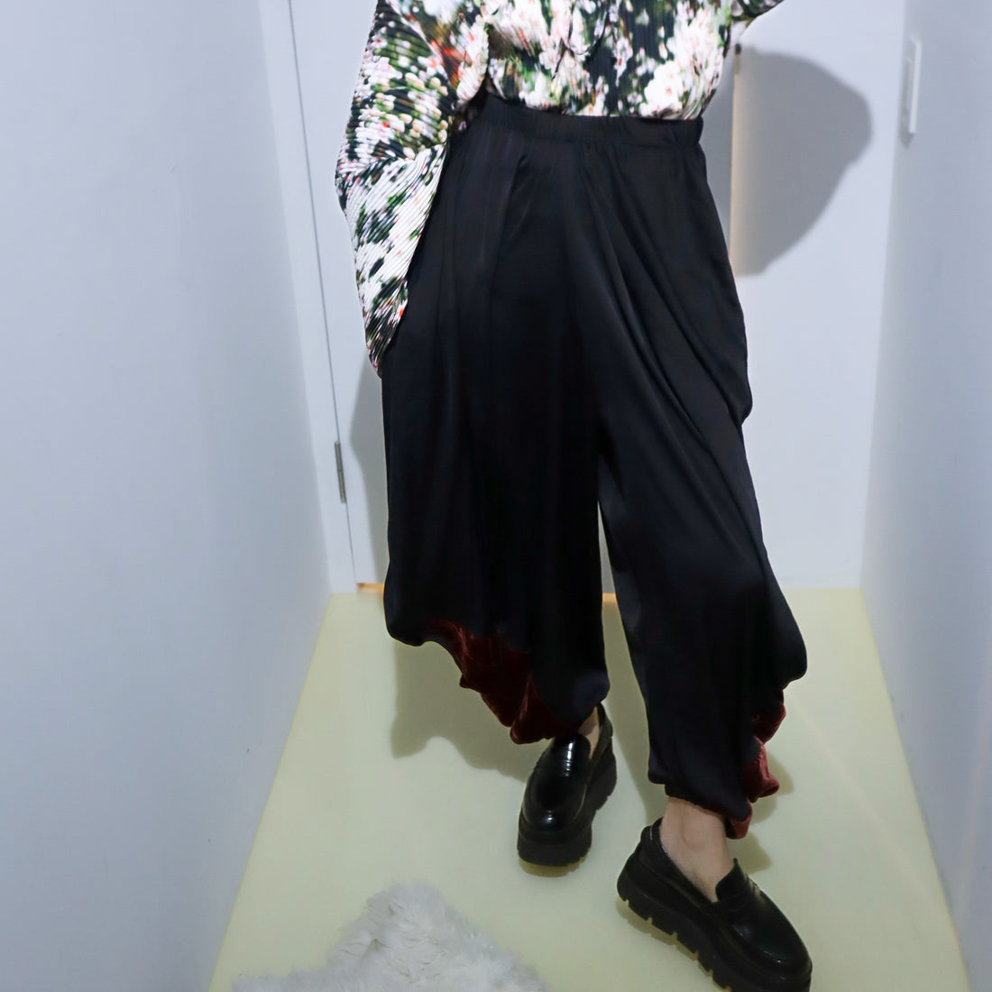 TRANSE PARIS  DRAPPED CASUAL PANTS