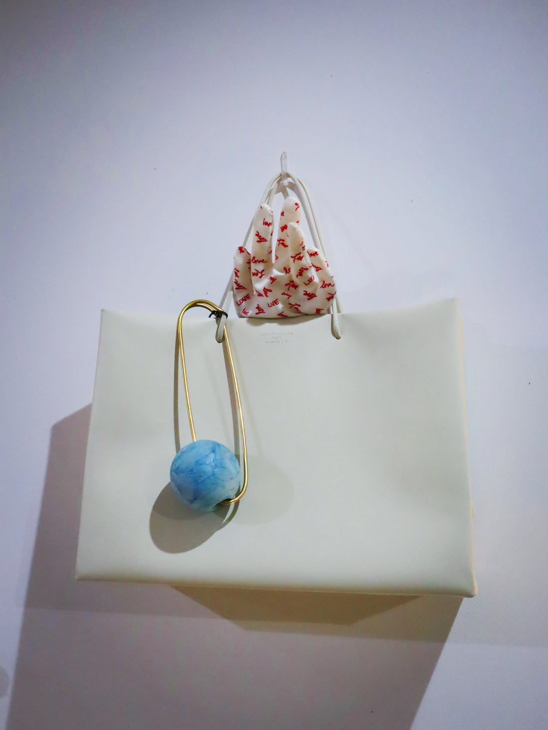 O'Tru no Trus  BIG PIN SCULPTURE『A』