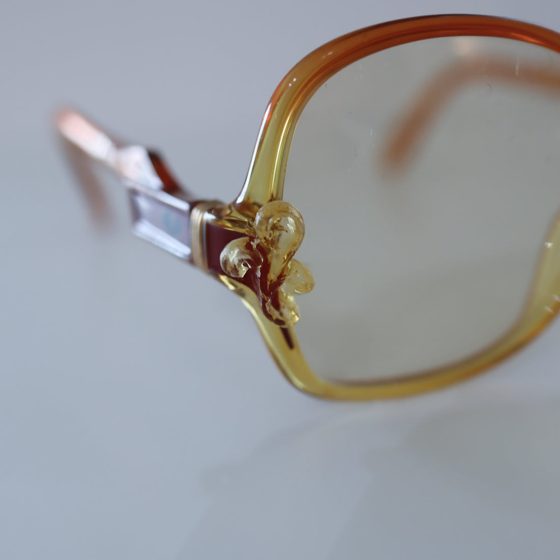 ANIGIG  MOLDING GLASSES CD
