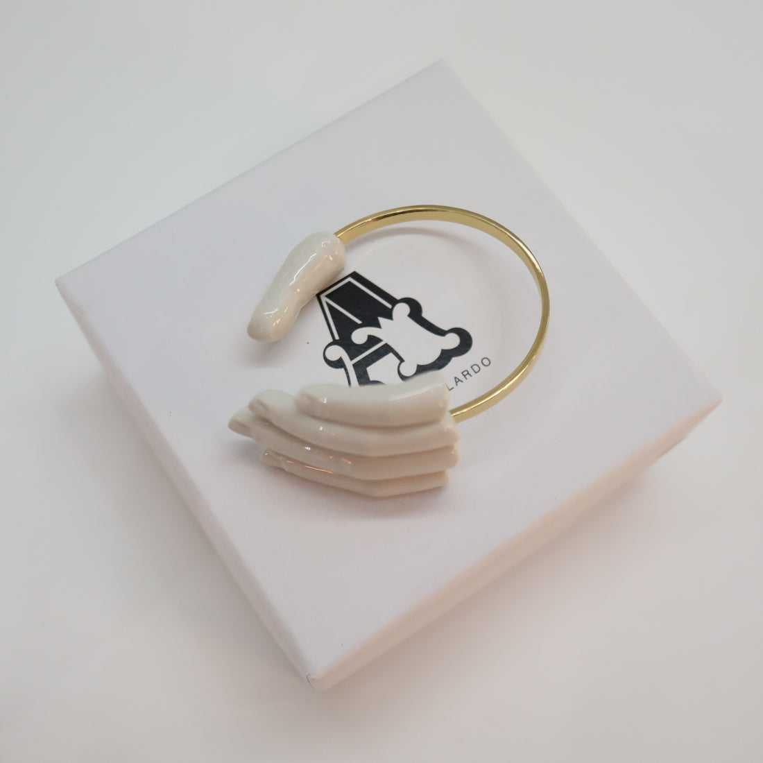 ANDRESGALLARDO  HAND GRAB BRACELET