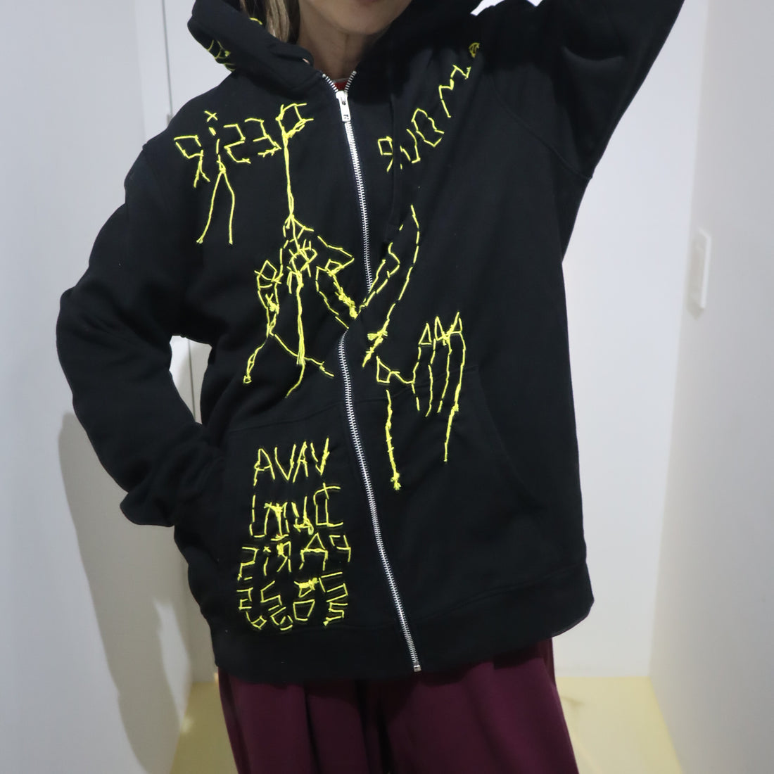 VAVA DUDU  EMBROIDERY HOODIE  BLACK×YELLOW
