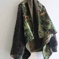 BLESS   SLEEVELINER G0036 ANCIENT FOREST  KNIT