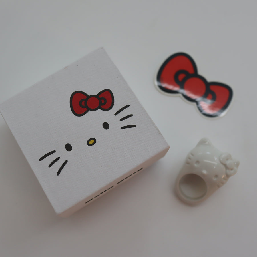 ANDRESGALLARDOHELLO KITTY PORCELAIN RING