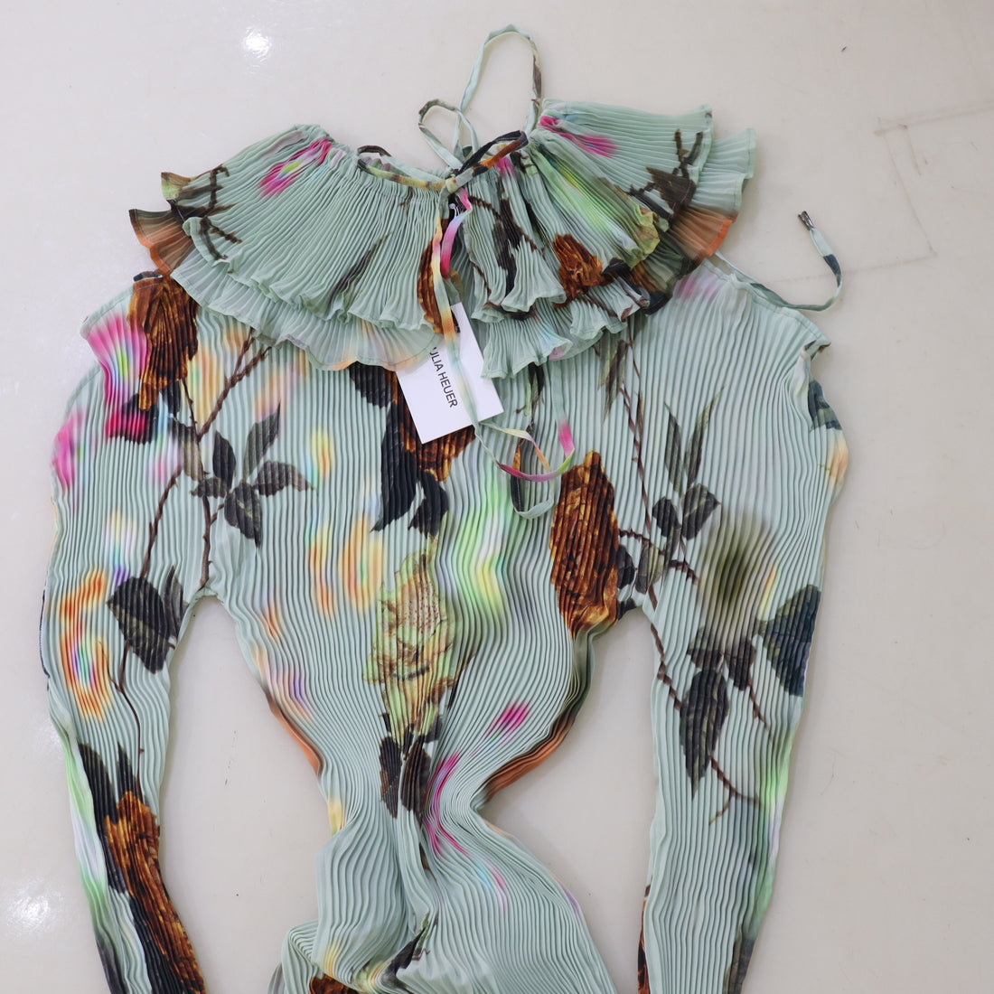 JULIA HEUER  WINNE PLEATED COLLAR IN EDWARD