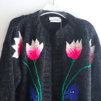 SOFIO GONGLI  FLOWER KNIT CARDIGAN CHARCOAL