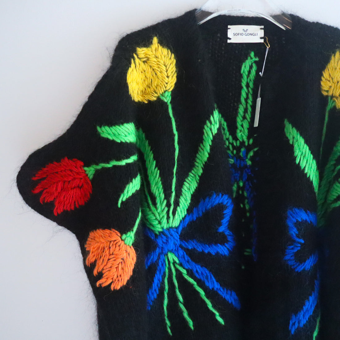 SOFIO GONGLI  FLOWER KNIT CARDIGAN "G"