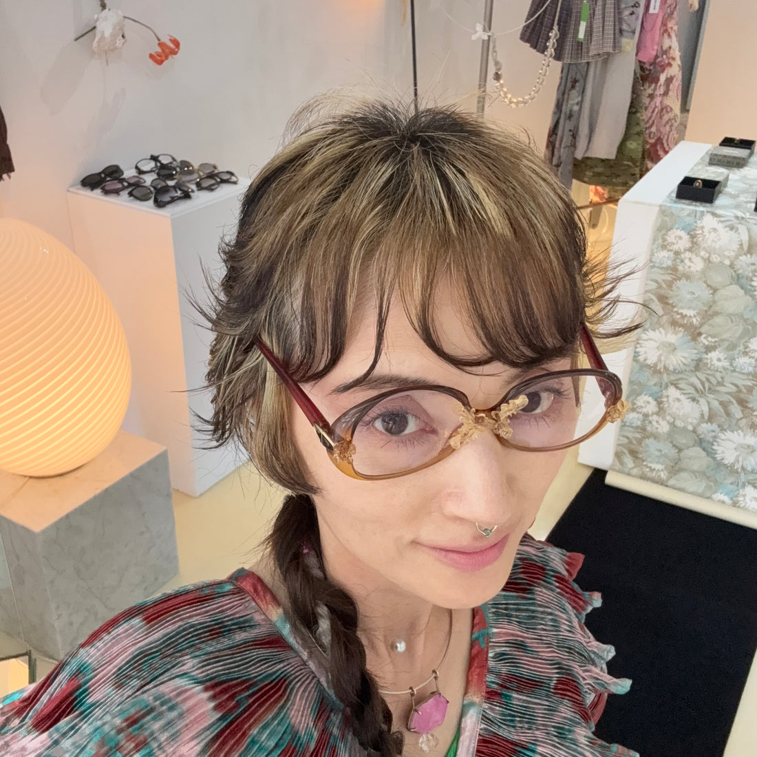 ANIGIG  MOLDING GLASSES CD