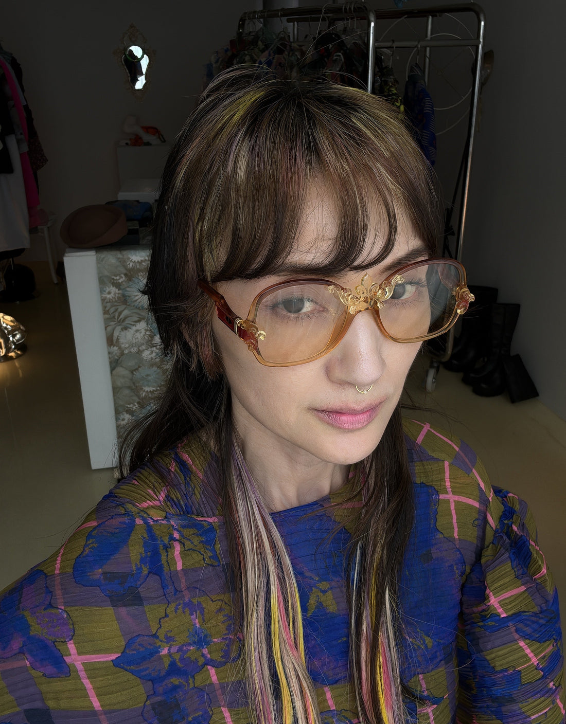 ANIGIG  MOLDING GLASSES CD