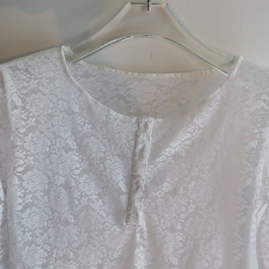 ANIGIGBELL SLEEVE LACE HENLEY TOP