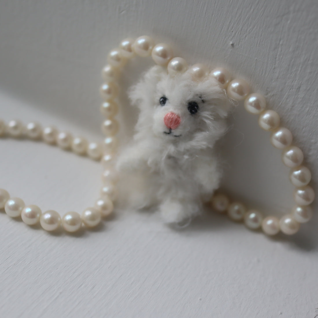 MINITURE FLUFFY BEAR ”WHITE”