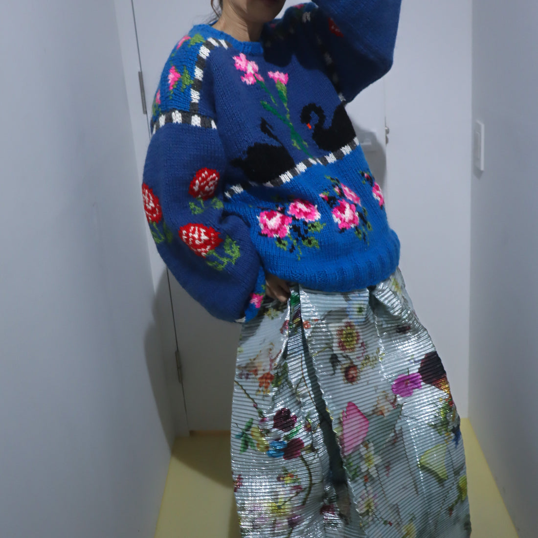 SOFIO GONGLI  FLOWER KNIT  "D"