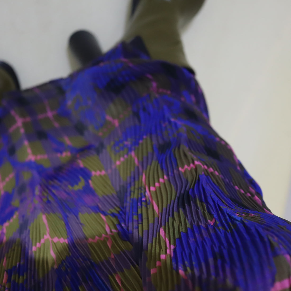 JULIA HEUER  SUE HANDPLEATED KAFTAN IN MALIK