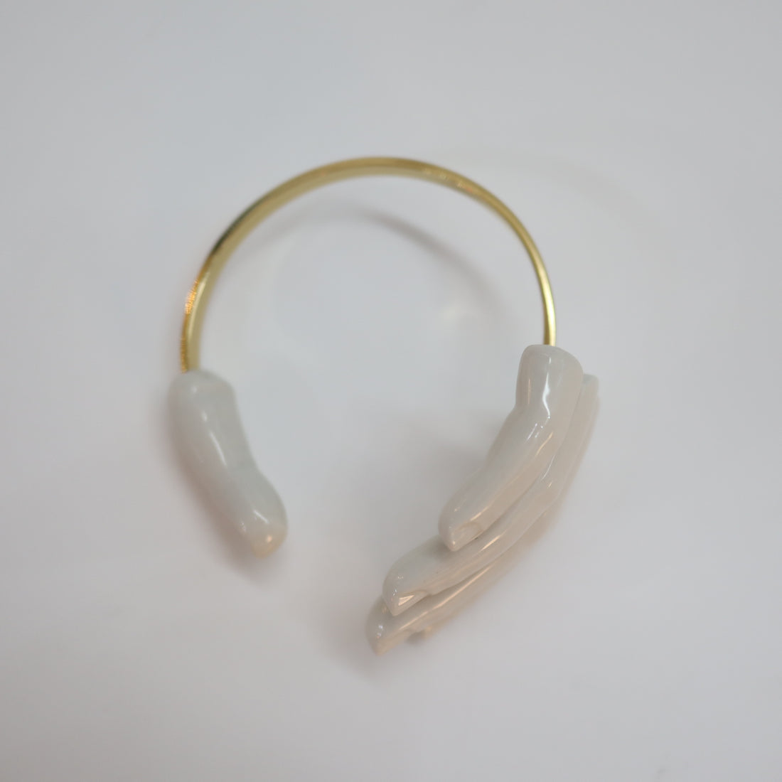 ANDRESGALLARDO  HAND GRAB BRACELET