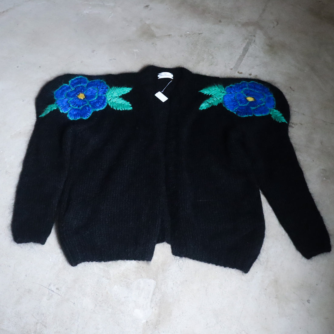 SOFIO GONGLI  FLOWER KNIT CARDIGAN "L"
