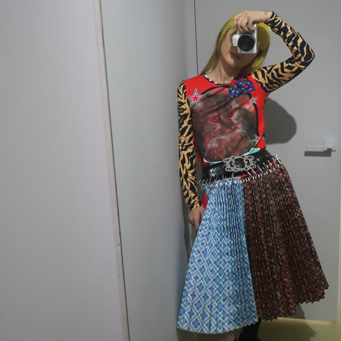 CHOPOVA LOWENA  PAT KNEE CARABINER SKIRT