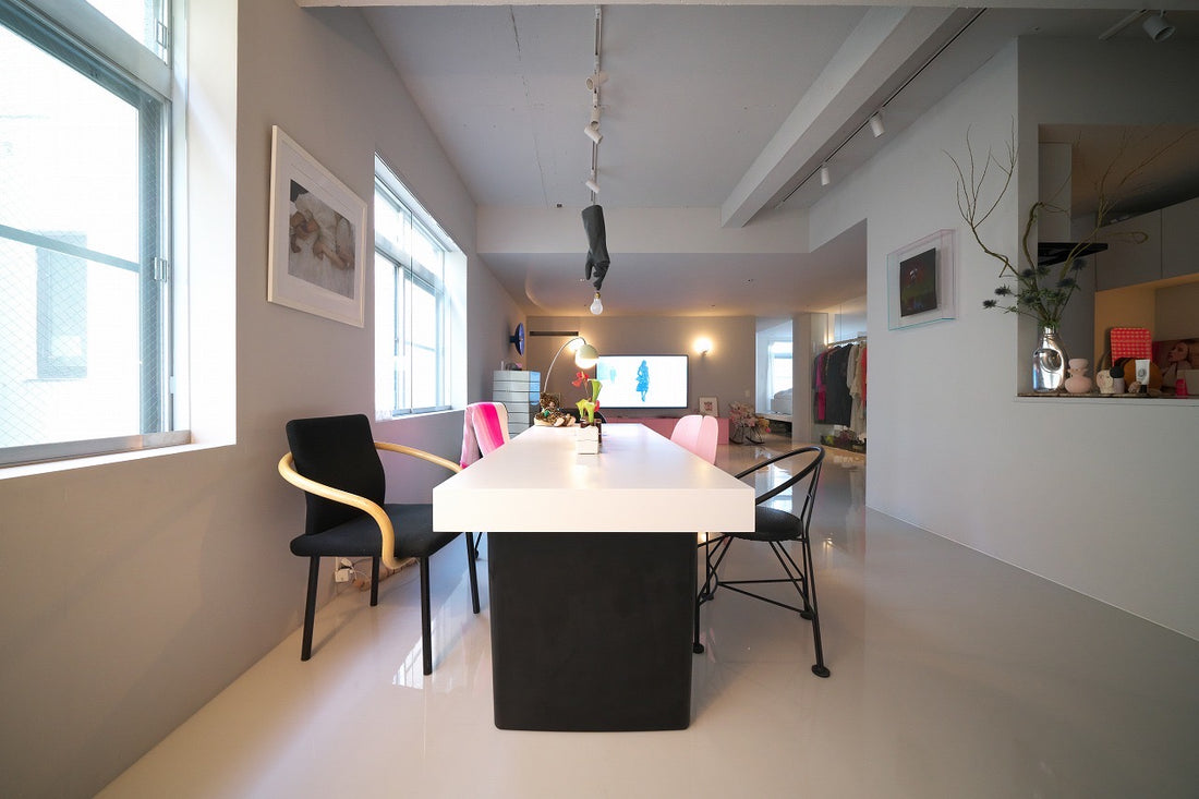 【受注生産】
GIGINA FURNITURE  PLINTH TABLE