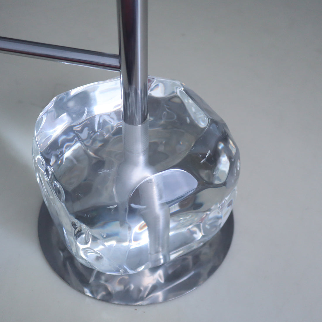 【受注生産】
GIGINA FURNITURE  ACRYLIC MONOLITH HANGER RACK