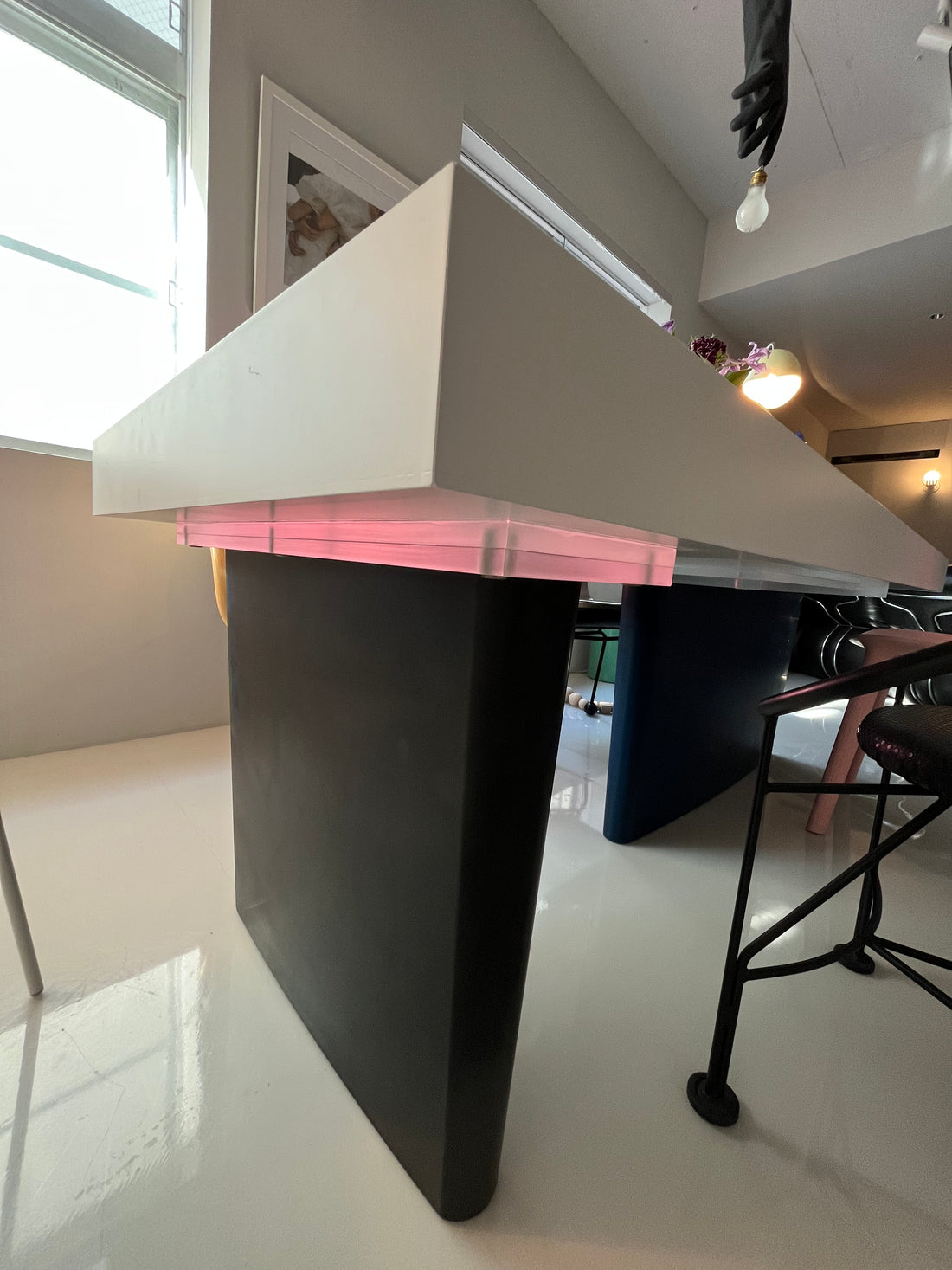 【受注生産】
GIGINA FURNITURE  PLINTH TABLE