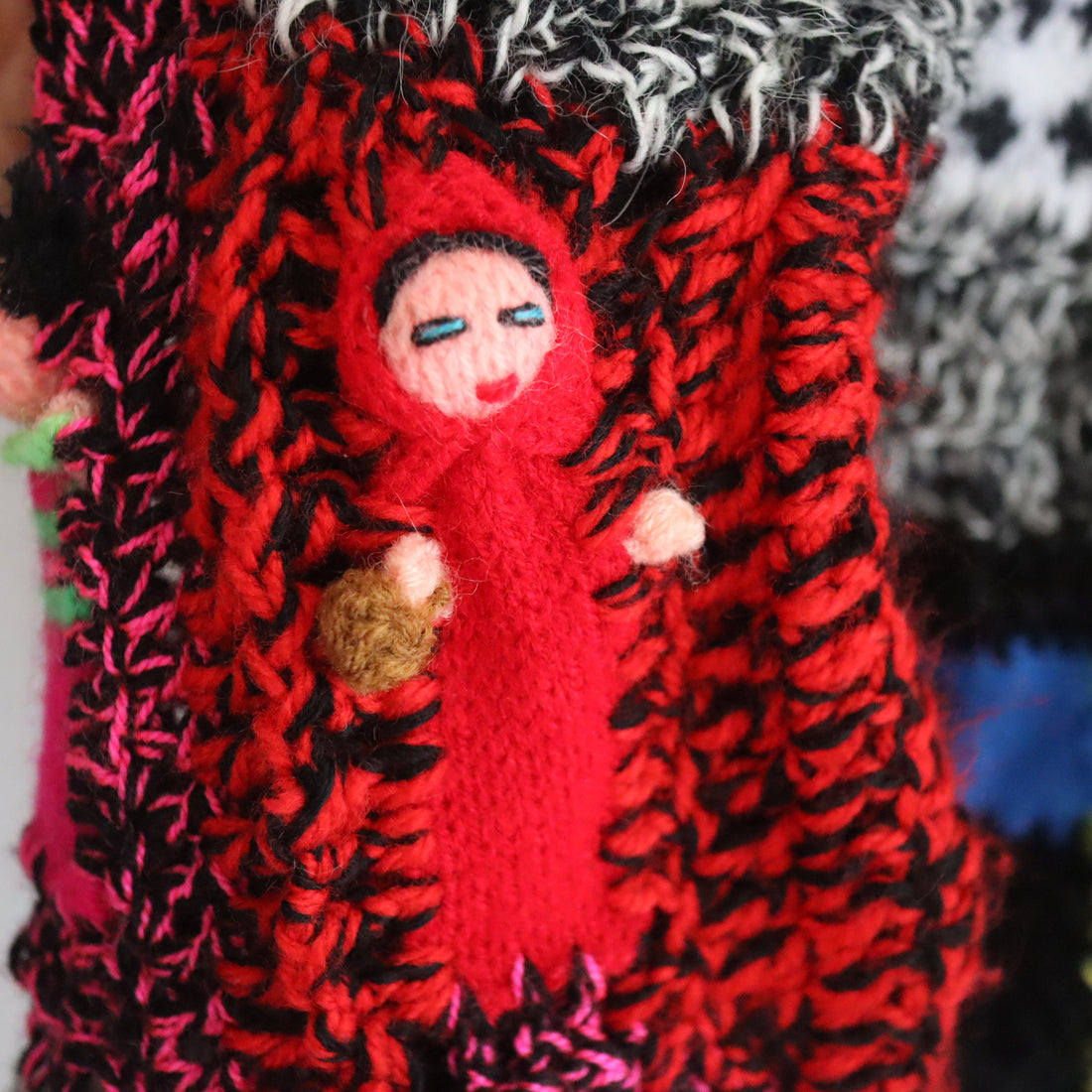 LOU DE BÈTOLY  KNITTED DOLLS JACKET