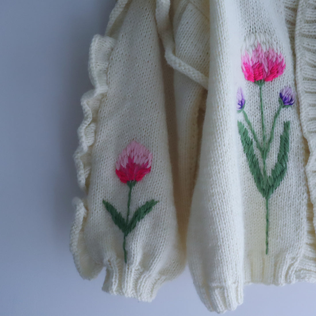 SOFIO GONGLI  FLOWER KNIT CARDIGAN "IVORY"