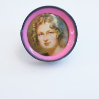 GERALDINE FENN  PORCELAIN CAMEO RING