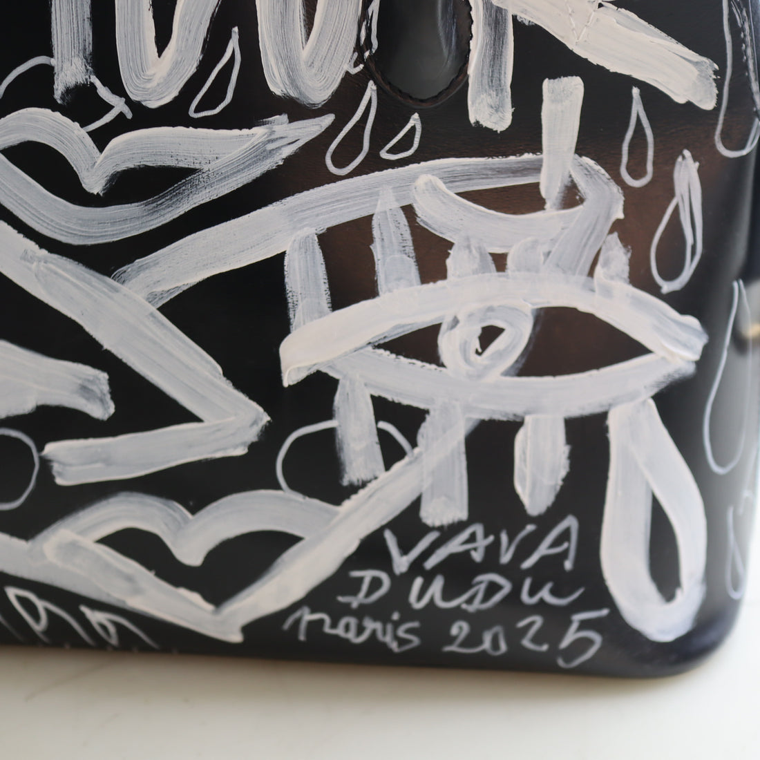 VAVA DUDU×CELINE  39