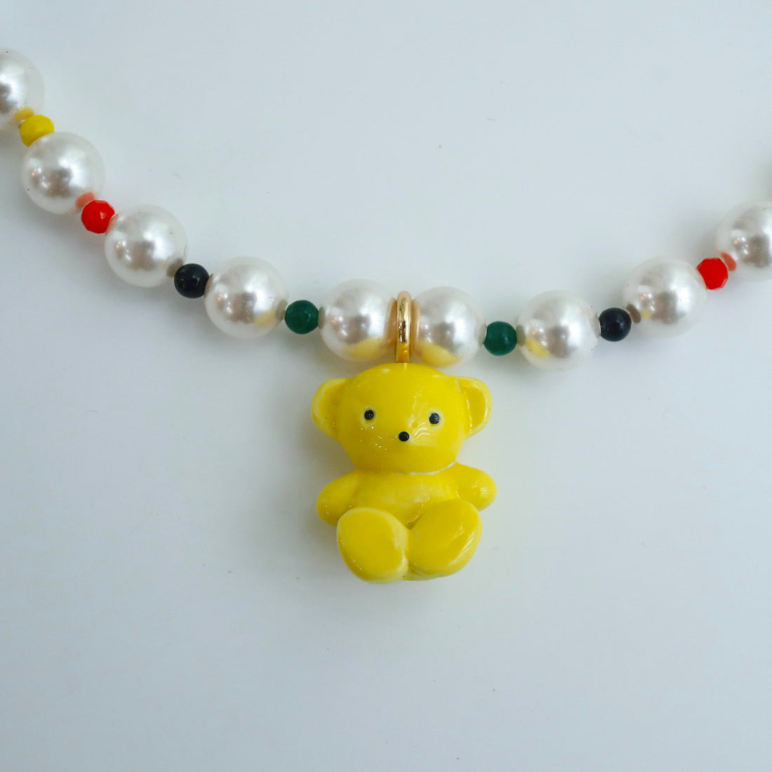 ANDRESGALLARDO  TEDDY BEAR & PEARLS NECKLACE