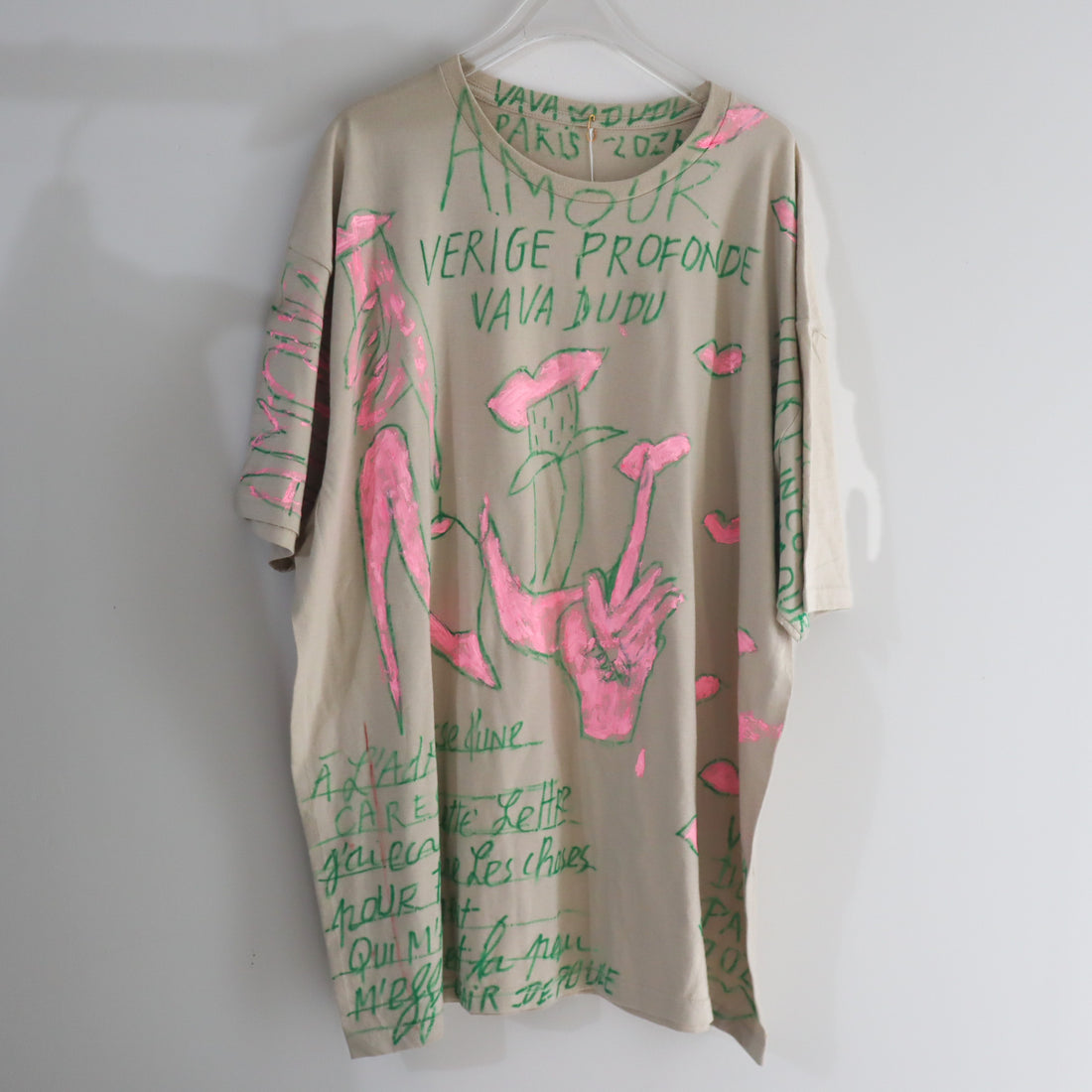 VAVA DUDU  PAINTED T-SHIRTS “V”