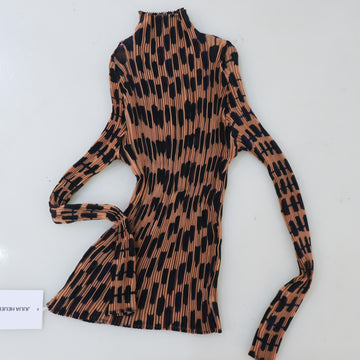 JULIA HEUER  LEE PLEATED TOP IN MIA