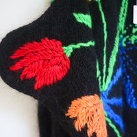 SOFIO GONGLI  FLOWER KNIT CARDIGAN "G"