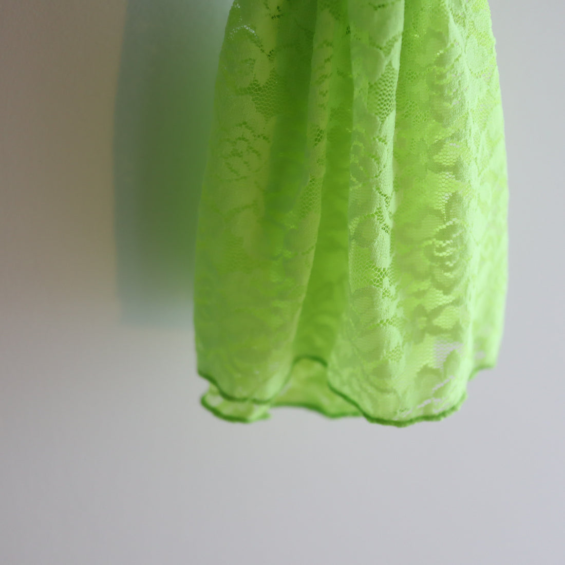 ANIGIG  BELL SLEEVE LACE HENLEY TOP