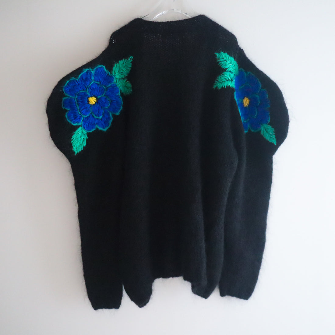 SOFIO GONGLI  FLOWER KNIT CARDIGAN "L"