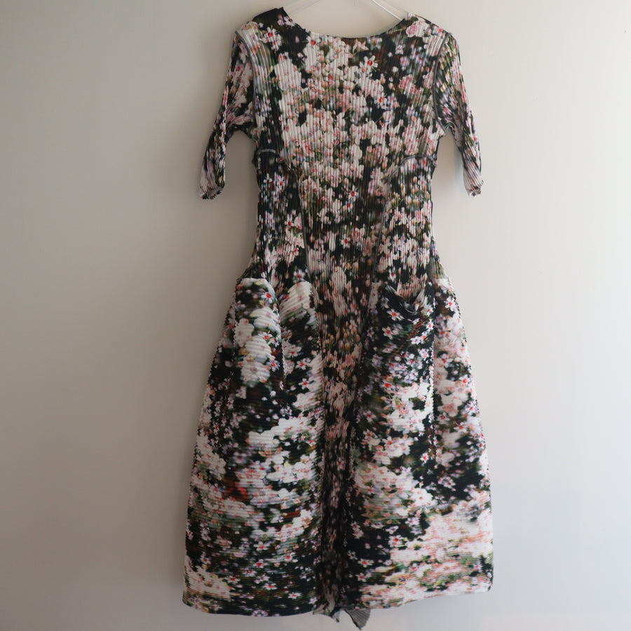 JULIA HEUERUMA HANDPLEATED DRESS IN HOLLE