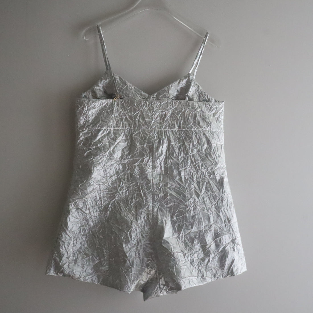 ANIGIG  SILVER METALIC CAMISOLE