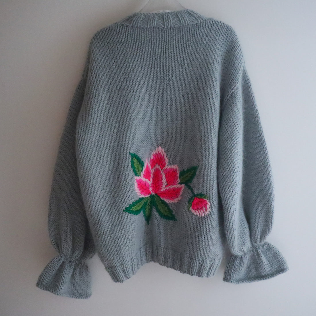 SOFIO GONGLI  FLOWER KNIT CARDIGAN "I"
