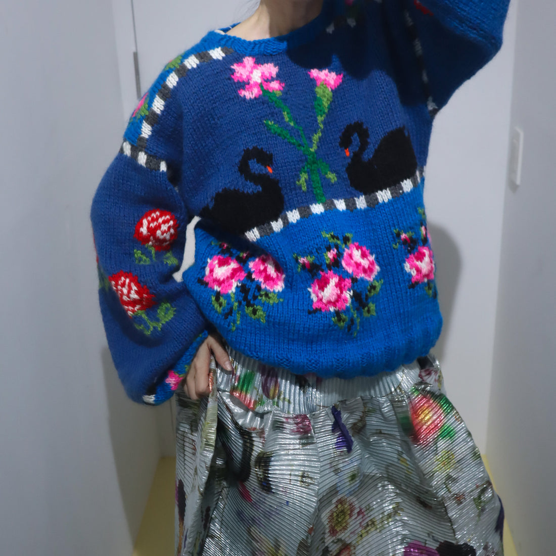 SOFIO GONGLI  FLOWER KNIT  "D"