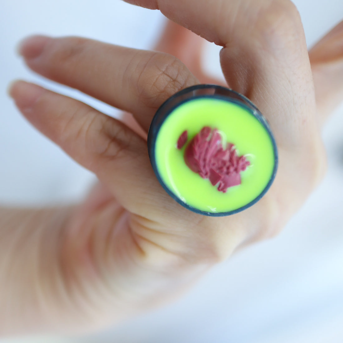 GERALDINE FENN  CAMEO AND OXDISED SILVER RING