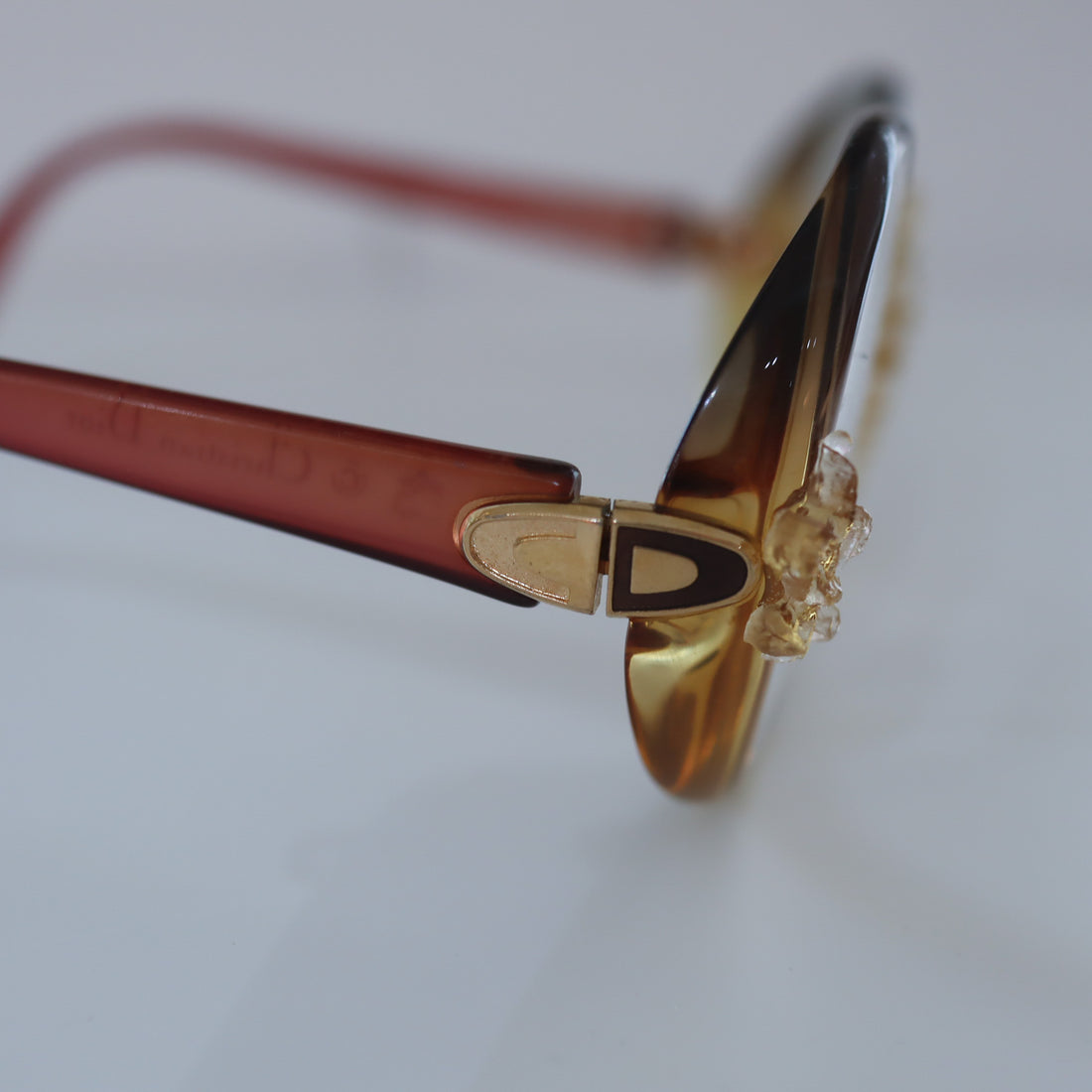 ANIGIG  MOLDING GLASSES CD