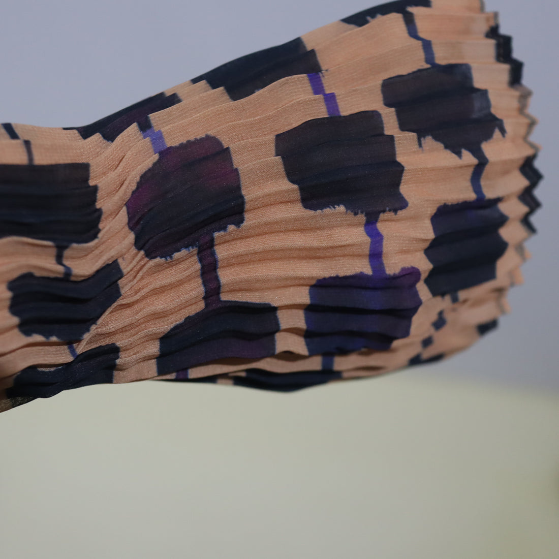 JULIA HEUER  LEE PLEATED TOP IN MIA