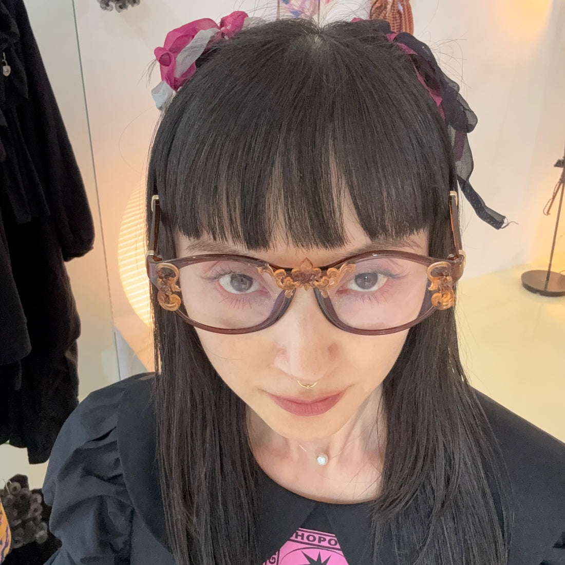 ANIGIG  MOLDING GLASSES