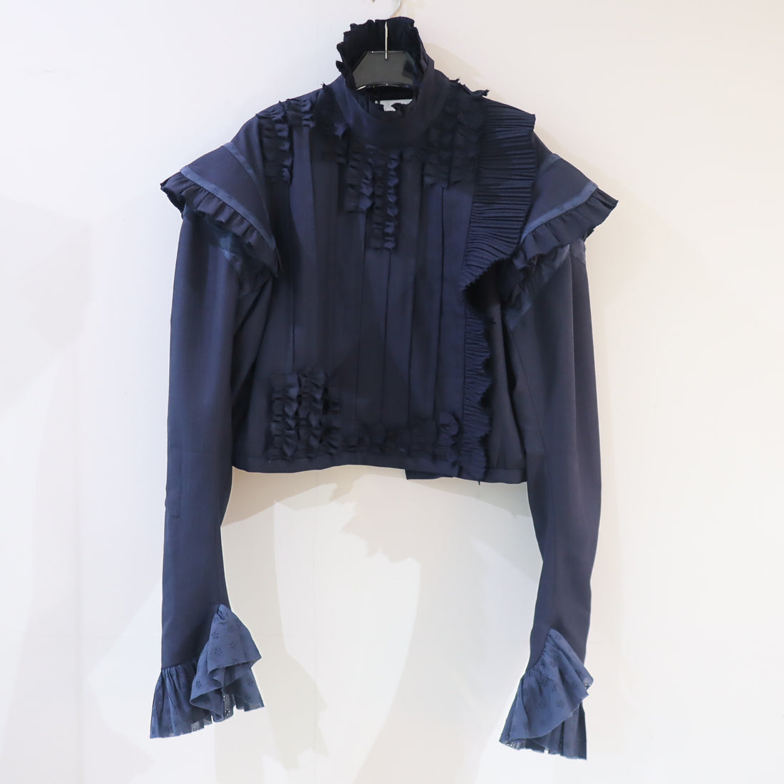 MIKIOSAKABE  STRIPED FRILLED JACKET "NAVY"