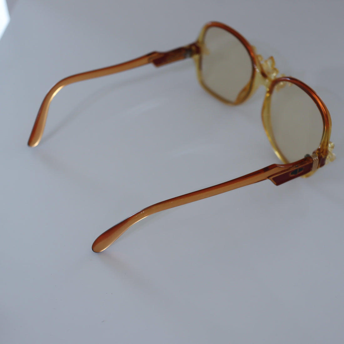 ANIGIG  MOLDING GLASSES CD