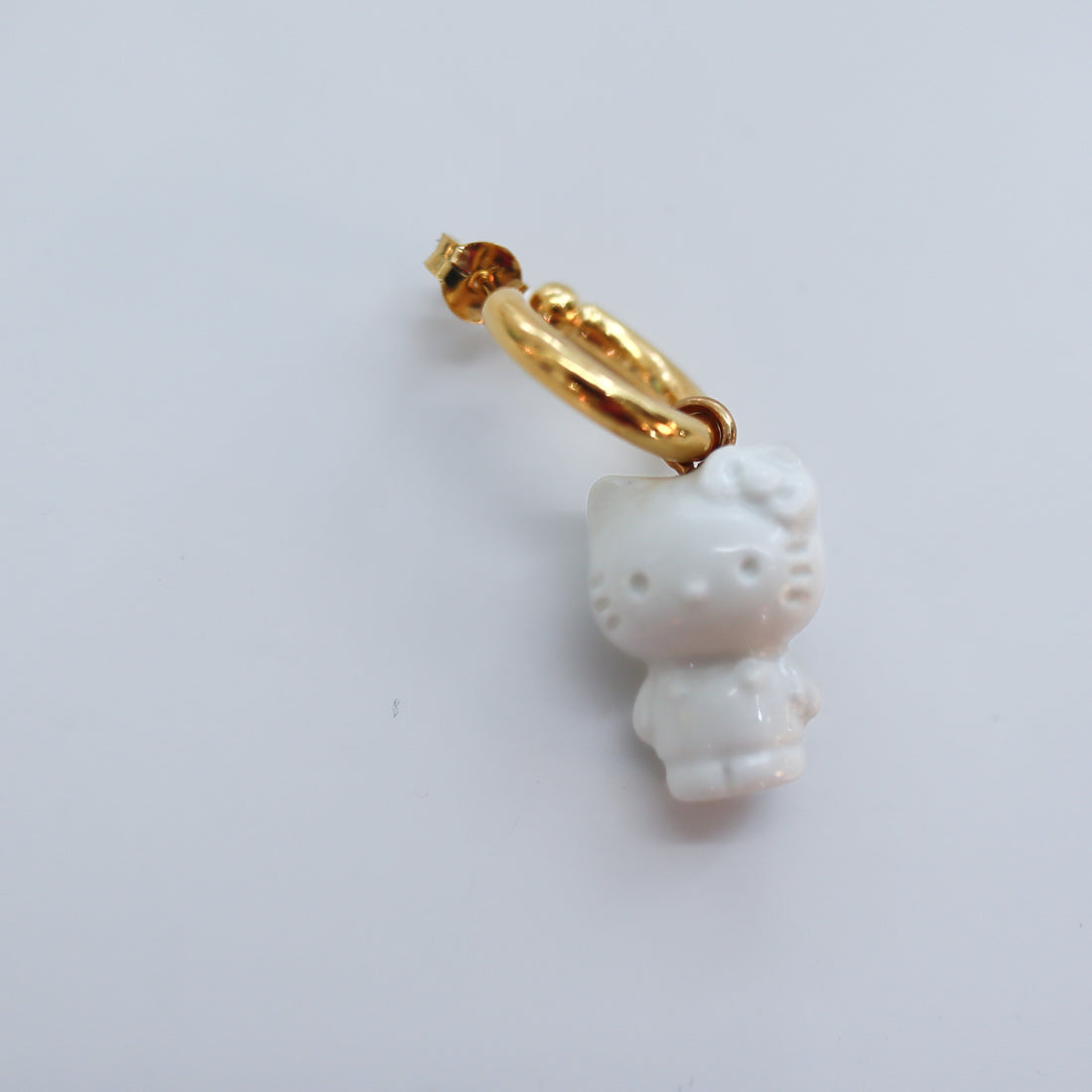 ANDRESGALLARDO  HELLO KITTY SINGLE HOOP EARRING