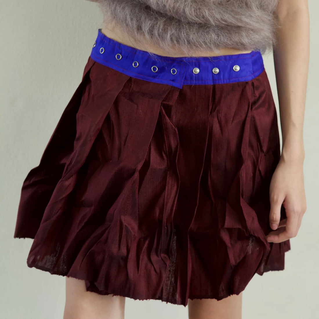 NONG RAK  WRAP SNAP PLEATED CONTRAST SKIRT