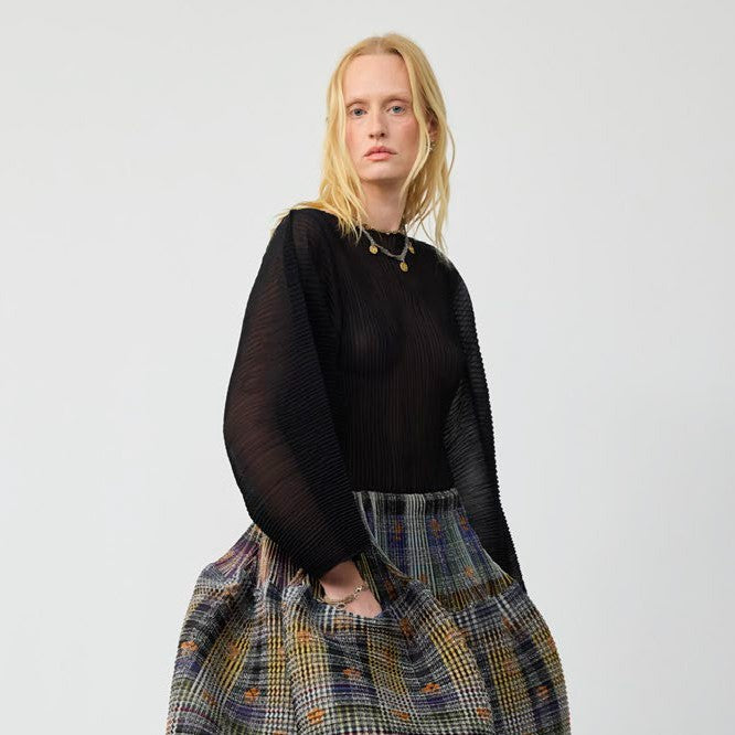 JULIA HEUER  RANA HANDPLEATED TOP IN BLACK