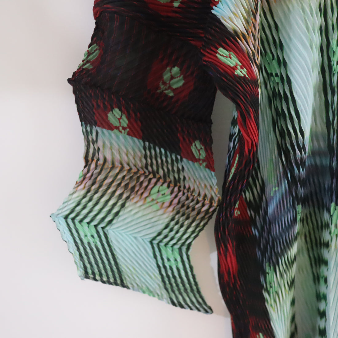 JULIA HEUER  SUE HANDPLEATED KAFTAN IN LIGHT HELGE