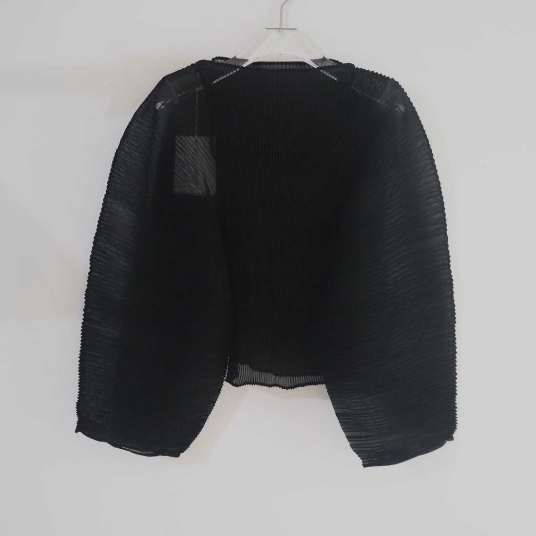JULIA HEUER  RANA HANDPLEATED TOP IN BLACK